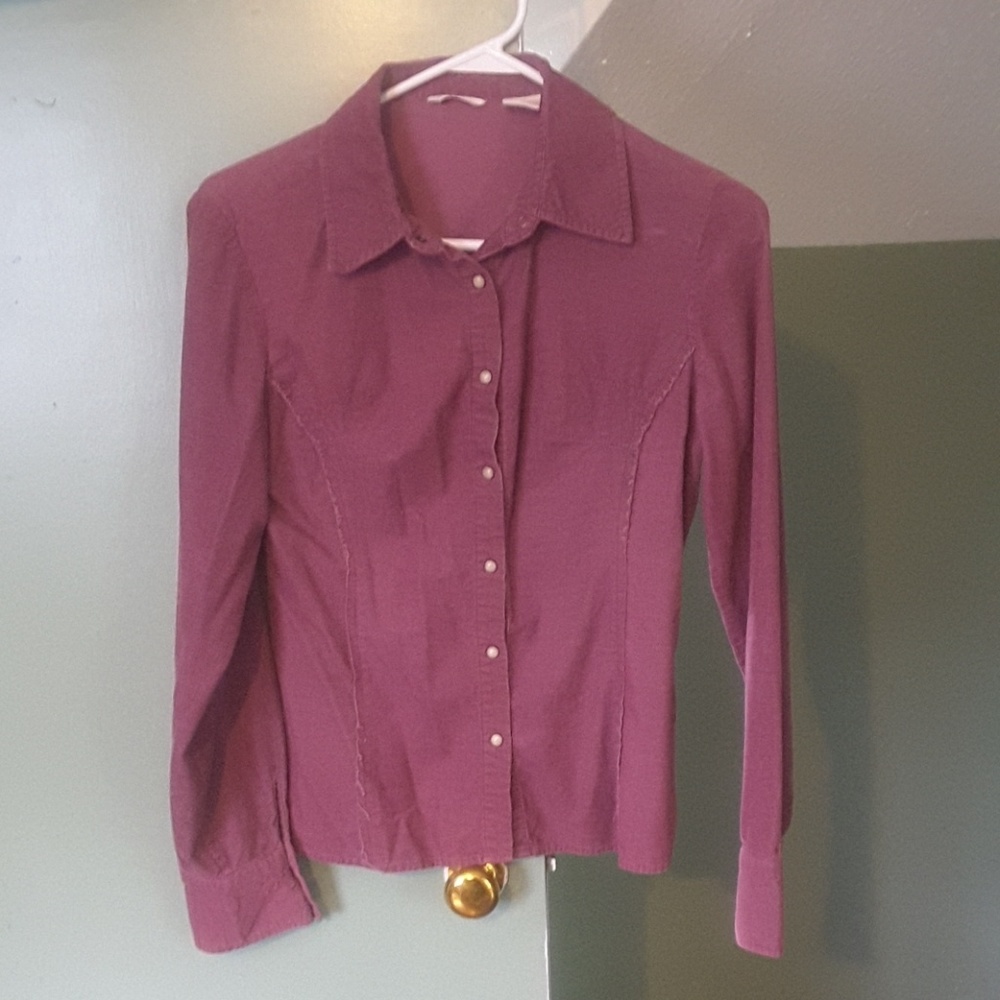 Long sleeved lightweight chorduary shirt